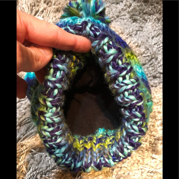 Chaos beanie w/pom topper. NWT. Super soft! - Picture 3 of 3